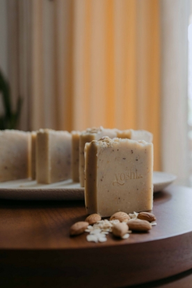 Picture of Almond Honey & Oatmeal Luxury Cold Process Soap